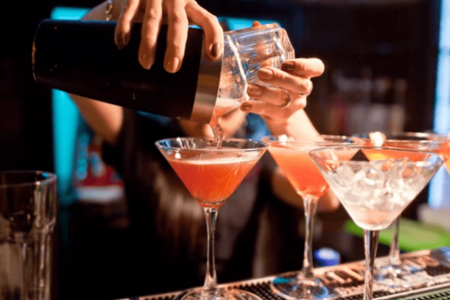 Alpeen Hotel - Restaurant & Bar